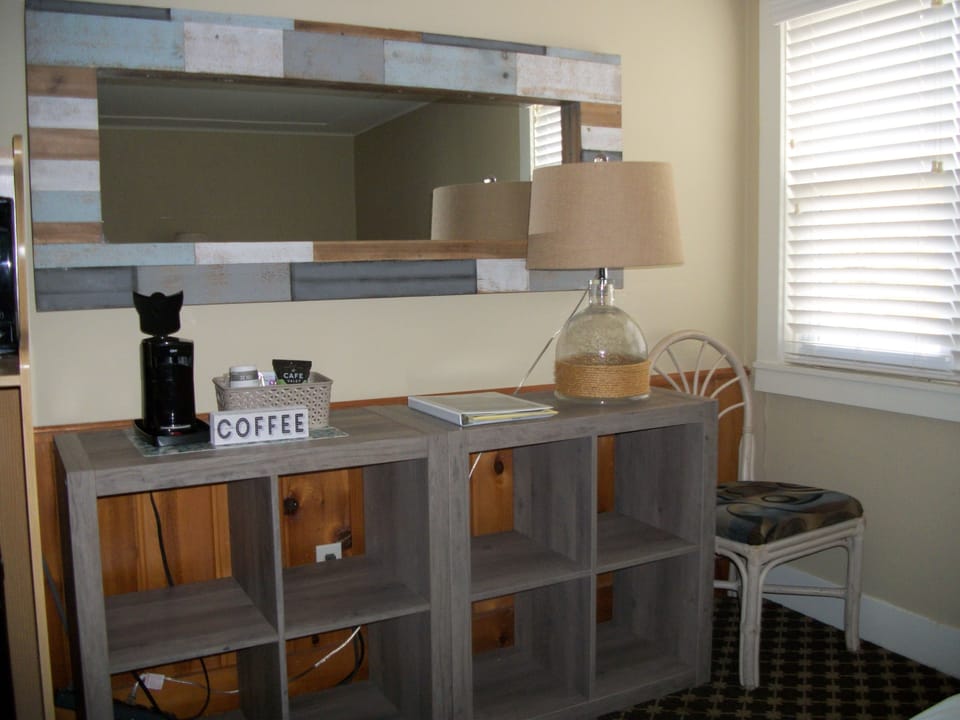Room, 2 Bedrooms, Balcony (Annex 27) | Premium bedding, iron/ironing board, free WiFi, bed sheets
