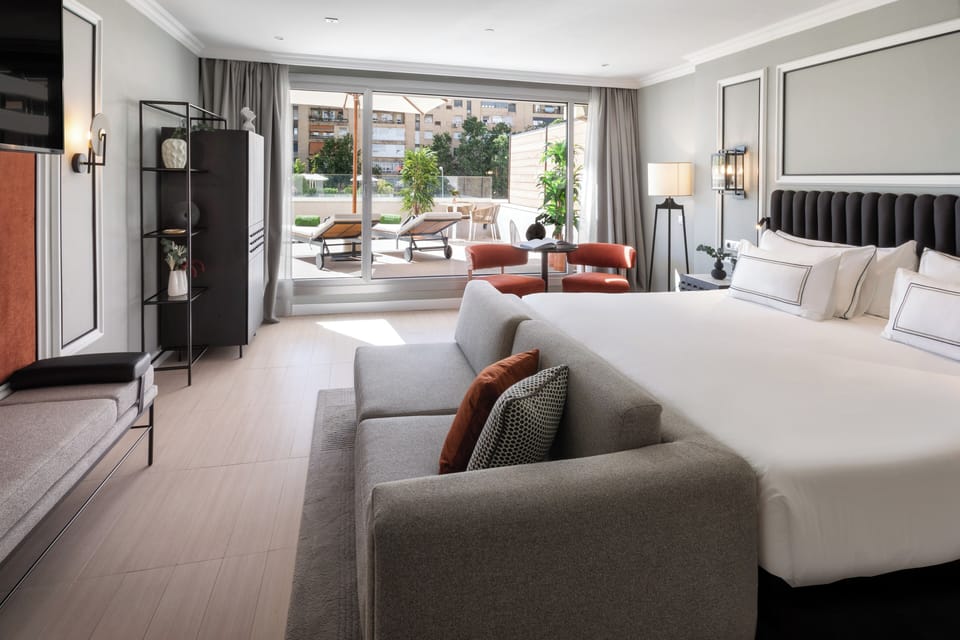 Junior Suite The Level with Whirlpool | Down comforters, minibar, in-room safe, desk