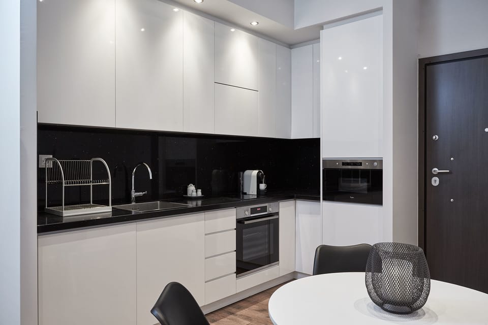 Apartment, 1 Bedroom | Private kitchen | Fridge, microwave, oven, stovetop