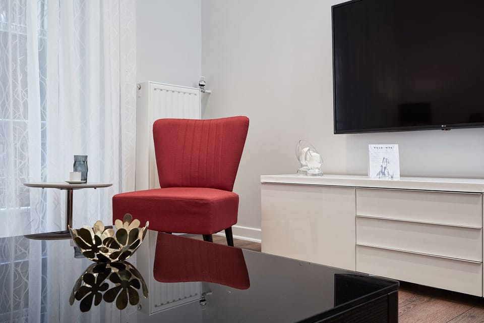 Apartment, 1 Bedroom | Living area | Smart TV