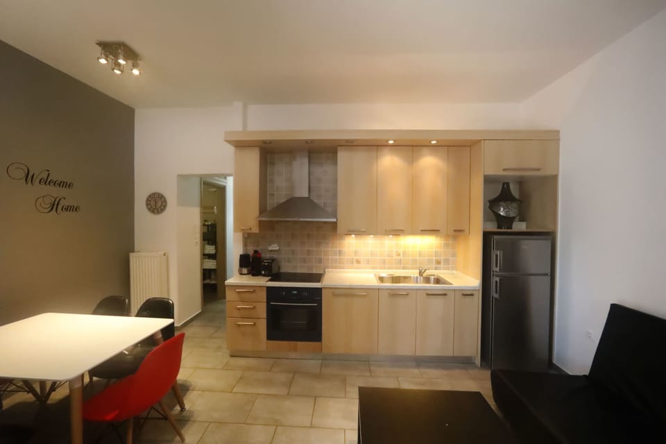 Apartment, 2 Bedrooms | Private kitchen | Full-size fridge, oven, stovetop, coffee/tea maker