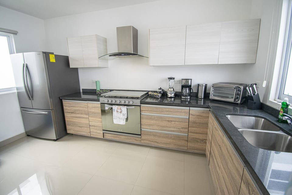 Full Kitchen