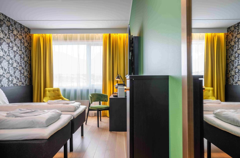 Premium bedding, pillowtop beds, minibar, in-room safe