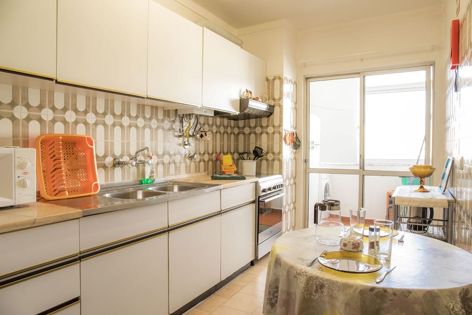 Apartment, 2 Bedrooms | Private kitchen | Fridge, microwave, oven, stovetop