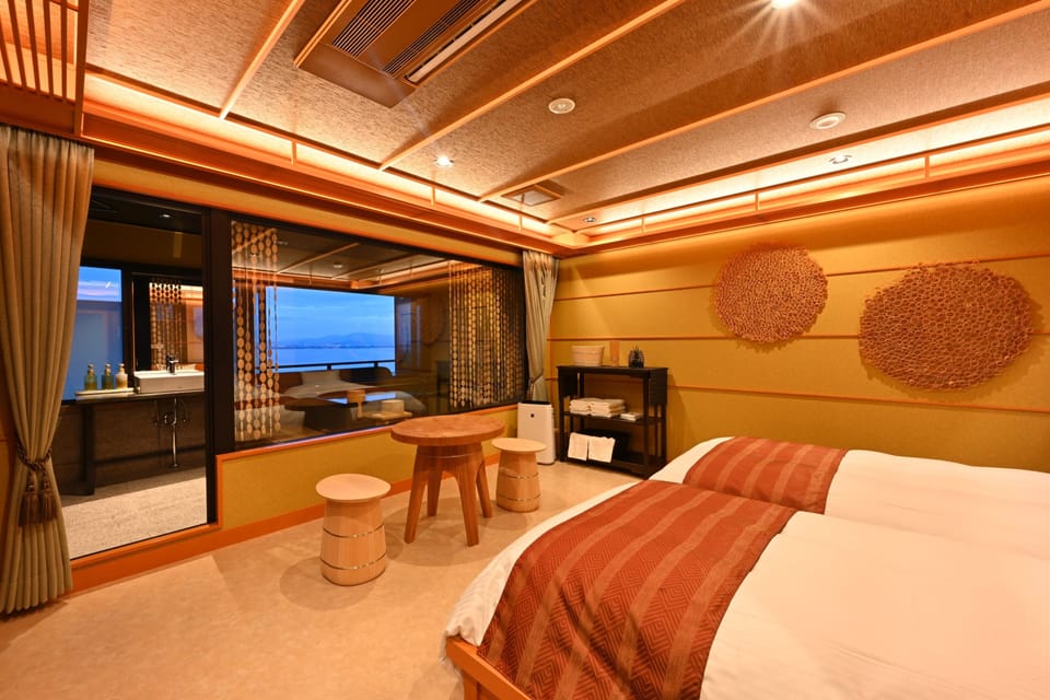 Twin Room with Open-Air Hot spring Bath | In-room safe, soundproofing, rollaway beds (surcharge), WiFi (free)