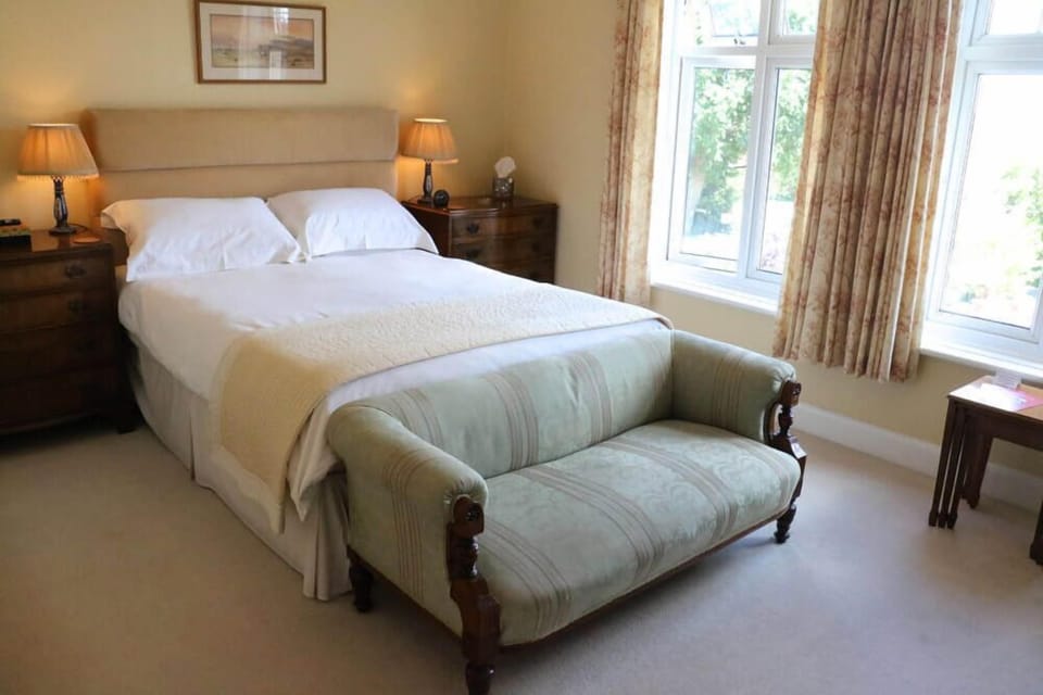 Hydrangea Room | Premium bedding, free WiFi, bed sheets