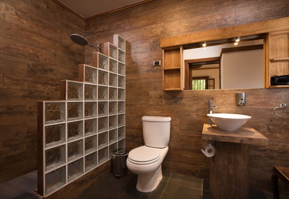 Comfort Double Room, Garden View | Bathroom | Eco-friendly toiletries, hair dryer, towels, soap
