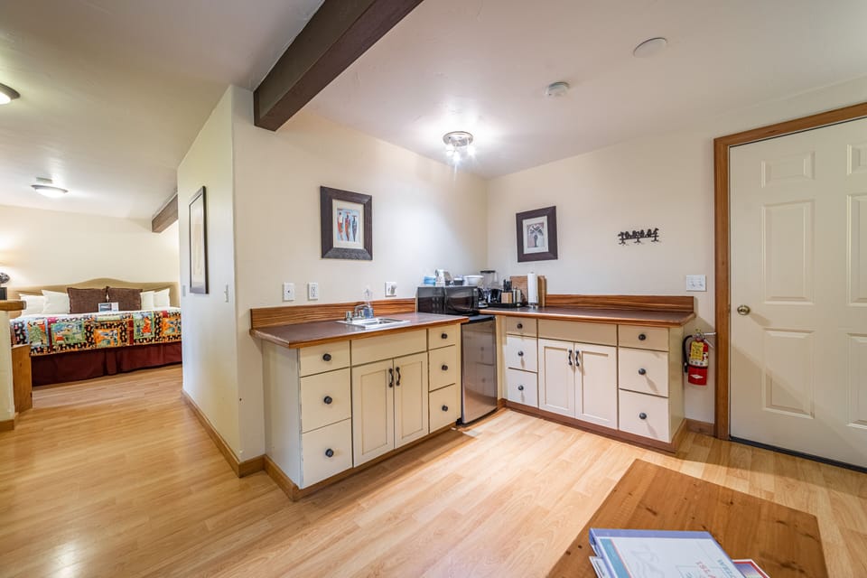 Room, 1 King Bed, Non Smoking | Memory foam beds, individually decorated, individually furnished