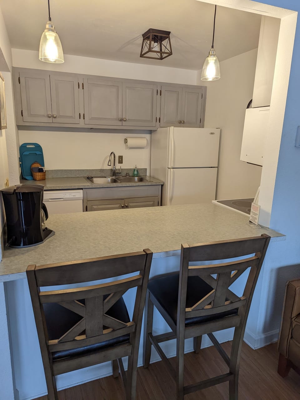 Townhouse | Private kitchen | Full-size fridge, microwave, oven, stovetop