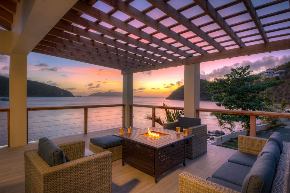 Sundowners around the firepit
