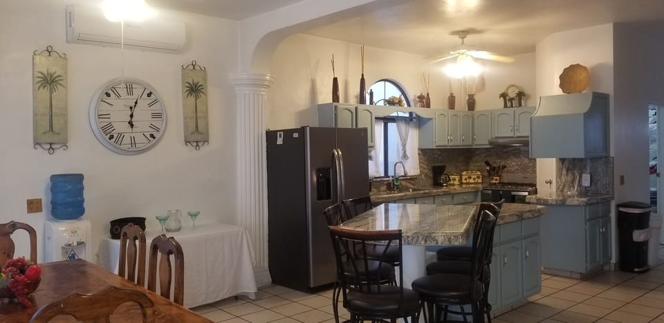  New Granite counters for food prep. Fresh drinking h2o. Side table 4 bar set up