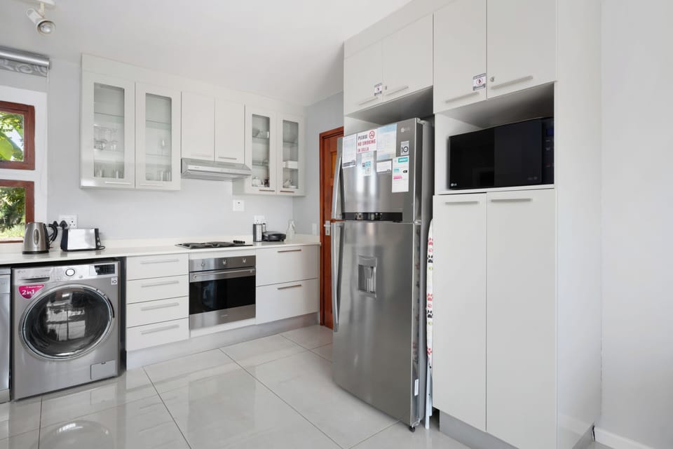 Superior Villa, 1 Double Bed, Non Smoking | Private kitchen | Full-size fridge, microwave, oven, stovetop