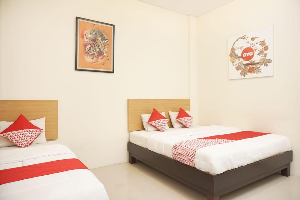 Family Suite | Desk, free WiFi, bed sheets
