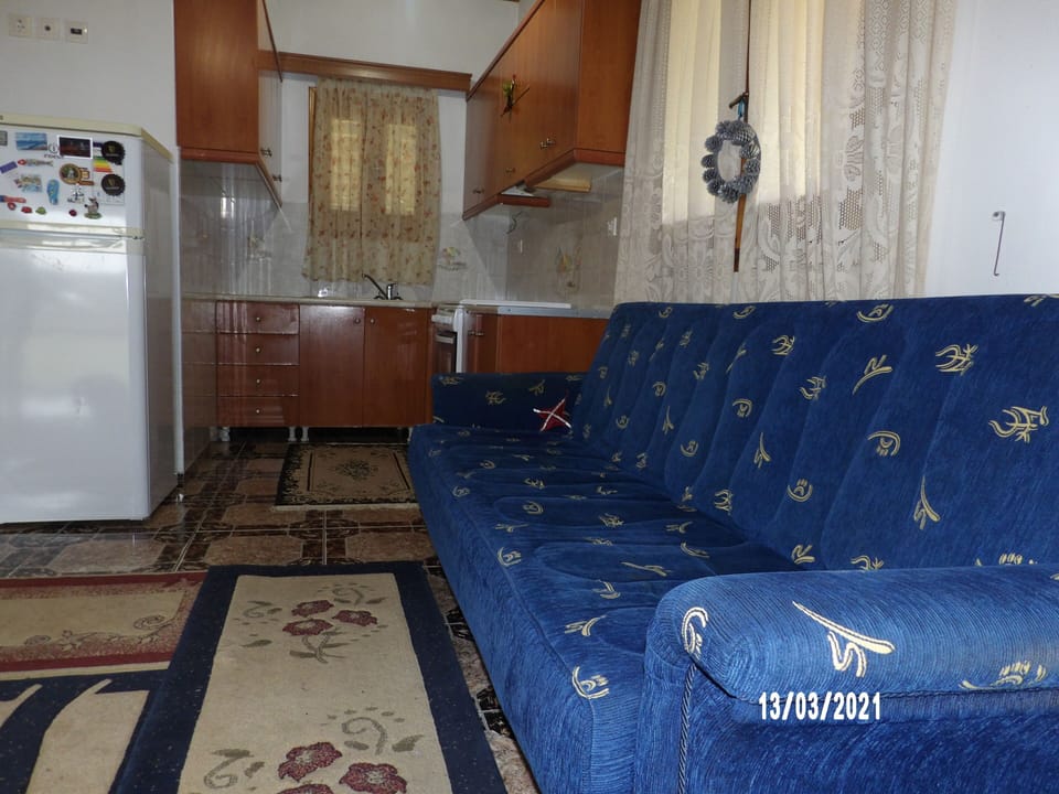 Family Villa | Private kitchen | Fridge, oven, stovetop, coffee/tea maker