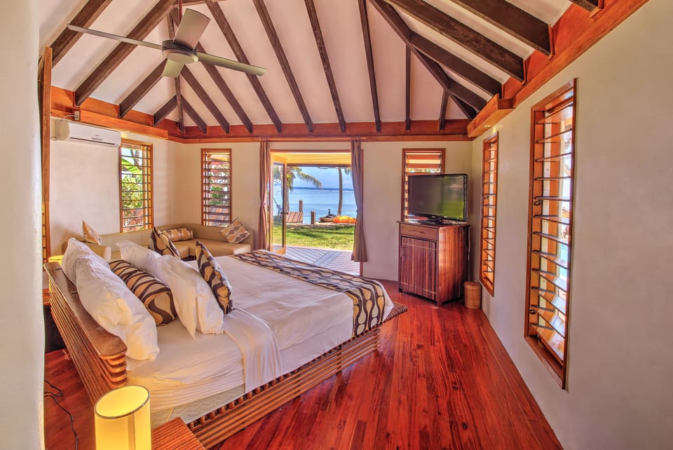 Beachfront Honeymooner | Egyptian cotton sheets, premium bedding, pillowtop beds, minibar
