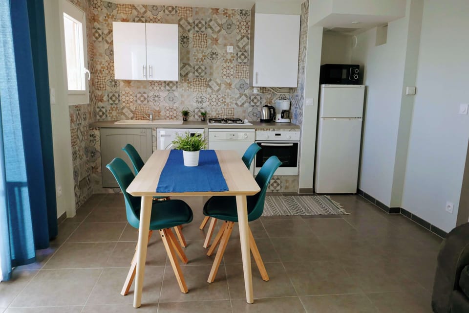 Appartement Maison by Logis | Private kitchen | Toaster