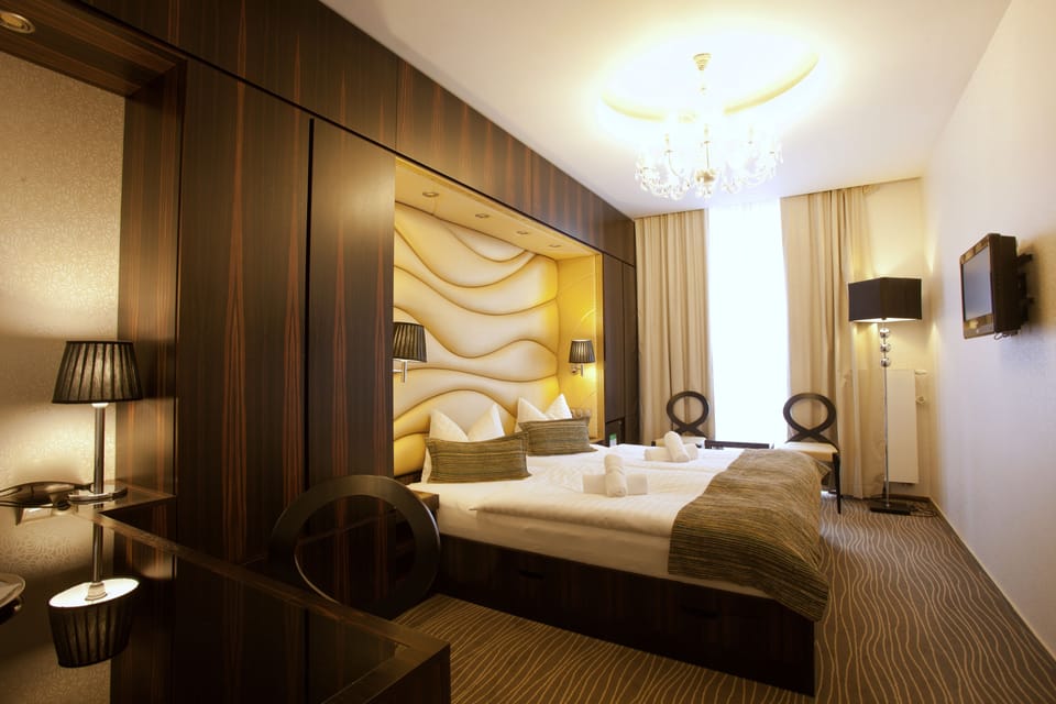 Superior Double or Twin Room, City View | Premium bedding, minibar, in-room safe, desk