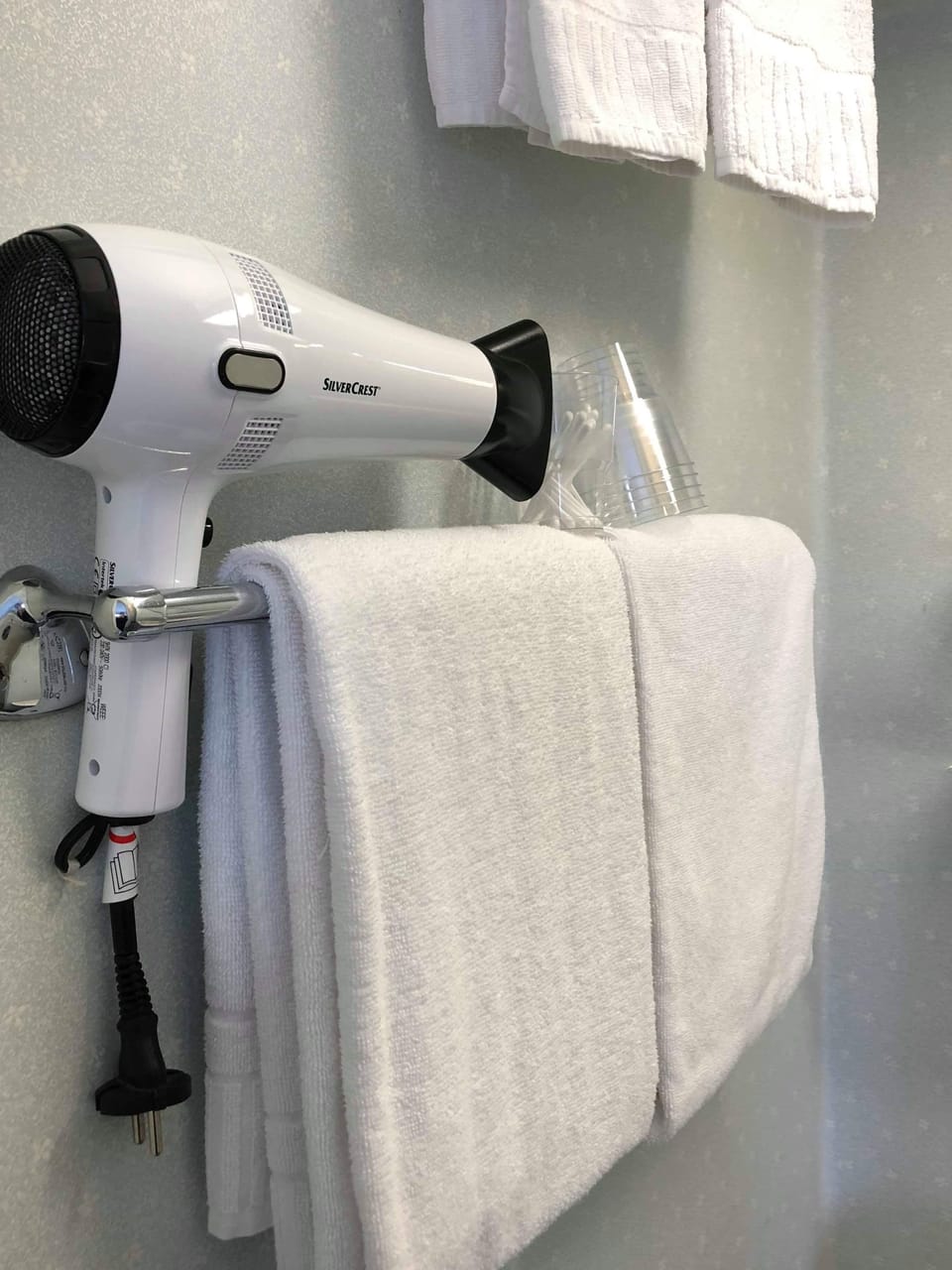 Shower, towels
