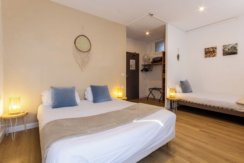 Family Triple Room | In-room safe, desk, WiFi (free)