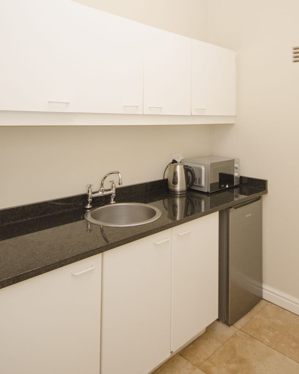 Double or Twin Room | Private kitchen | Fridge, coffee/tea maker, electric kettle, toaster