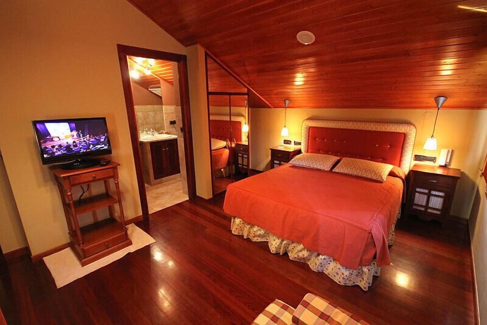 Double Room | Desk, blackout drapes, soundproofing, free WiFi