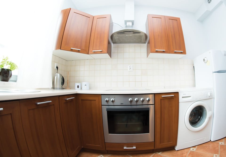Modern Apartment | Iron/ironing board, WiFi (free), bed sheets