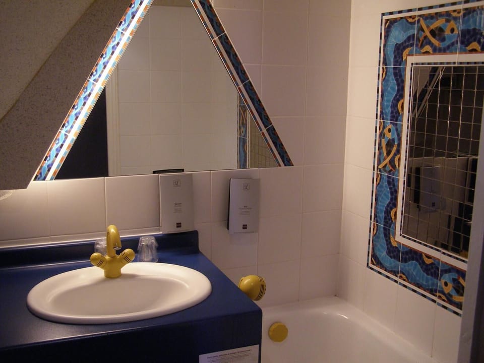 Double Room | Bathroom | Hair dryer, towels