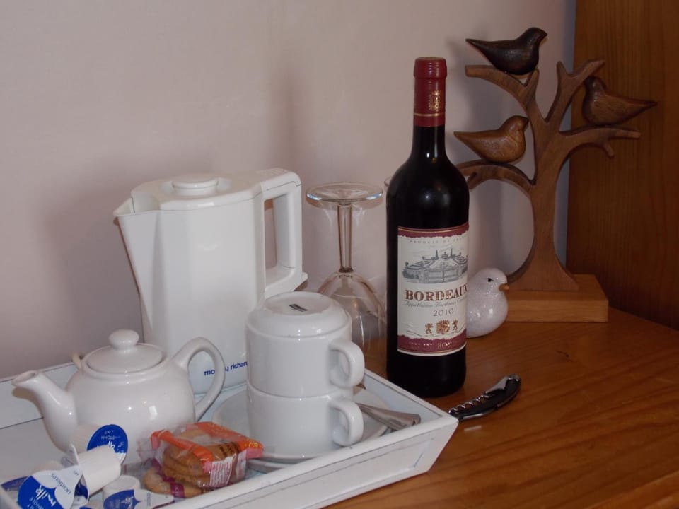 Family Room (2 Adults + 1 Child) | Private kitchen | Coffee/tea maker, electric kettle