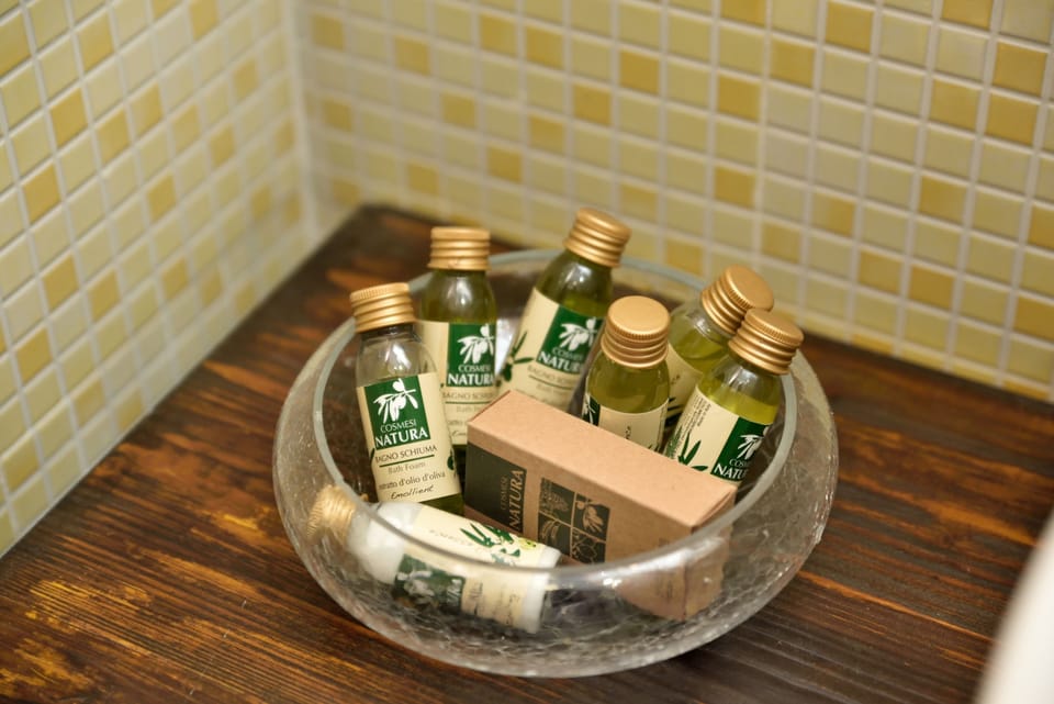 Luxury Room, Garden View | Room amenity