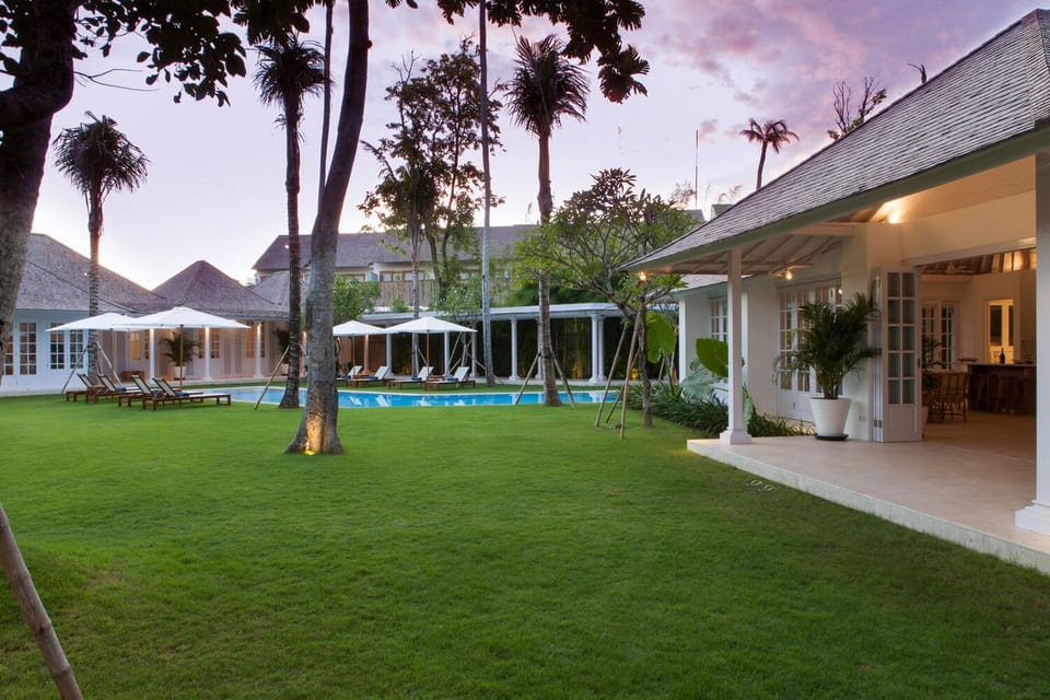 Caribbean Style Villa Seminyak 8 bedroom
