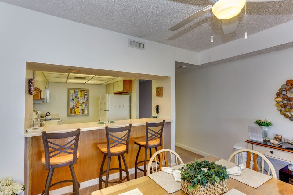 Kitchen Bar Area
