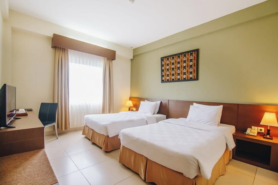 Superior Twin Room | Minibar, desk, soundproofing, WiFi (free)