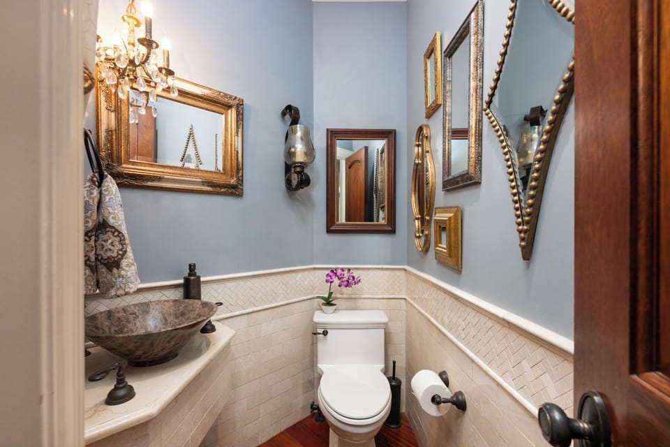 2nd Powder Bath Main Floor 