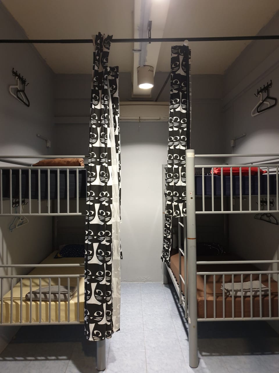 Family Room (6 Bed) | Desk, WiFi (free)