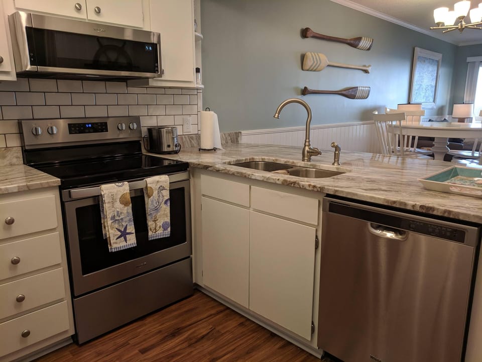 Brand new stainless steel appliance and granite counter tops throughout.