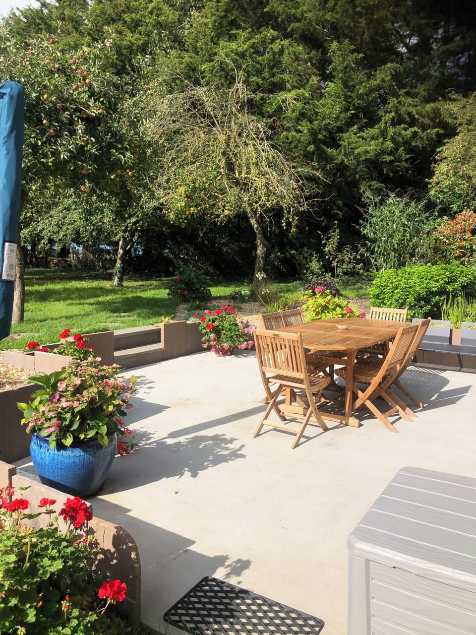 lunches and early evening BBQ’s on the patio in the ☀️  🤞