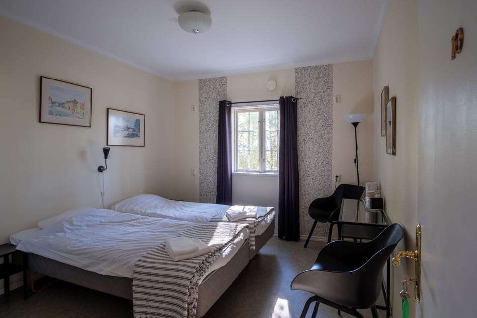 Double or Twin Room | WiFi (free), bed sheets