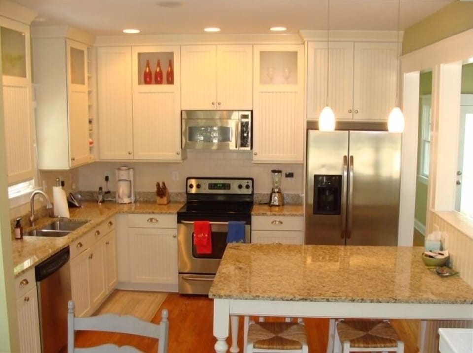 This Open Kitchen Has Everything You Need. Seats for Four at the Kitchen Island