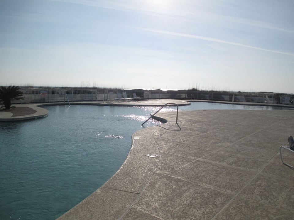 Another huge pool with sitting ledge (1 foot-6 feet in depth)