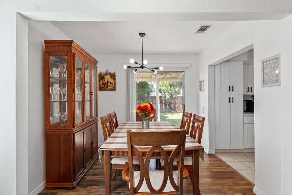 Dining Table | Dishware & Flatware Provided