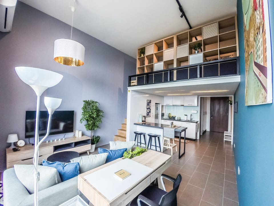 Studio B | Living area | 40-inch Smart TV with cable channels, TV