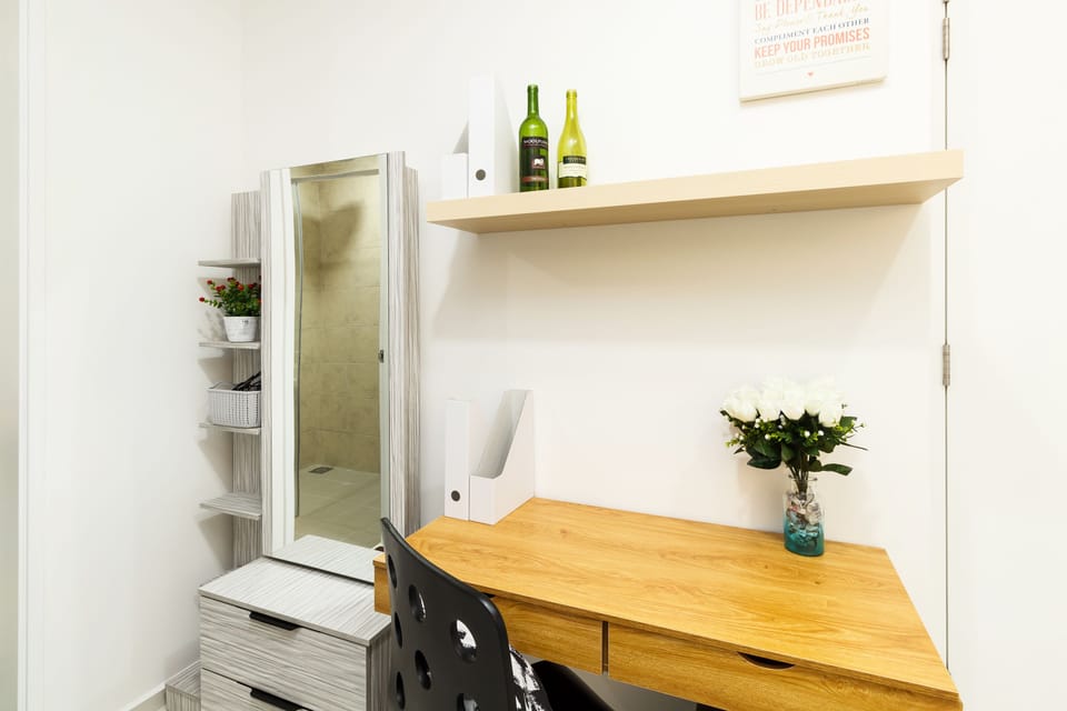City Apartment, 2 Bedrooms | Room amenity