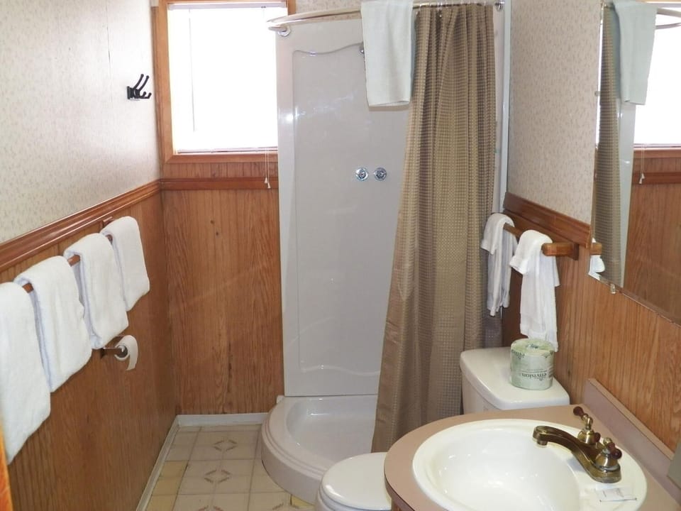 Ocean Avenue Inn Motel in Westport