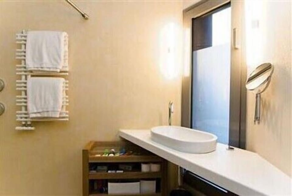 bathroom 2_3