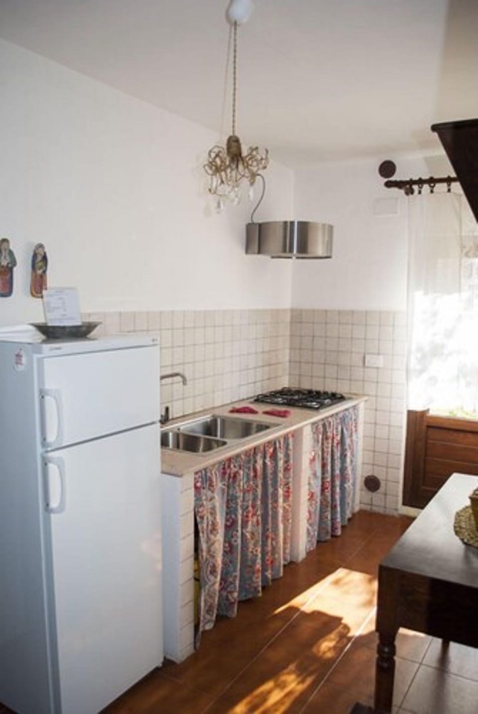 Superior Apartment, 2 Bedrooms | Private kitchen | Fridge, stovetop, electric kettle, cookware/dishes/utensils