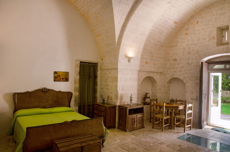 Studio | Minibar, iron/ironing board, rollaway beds, bed sheets