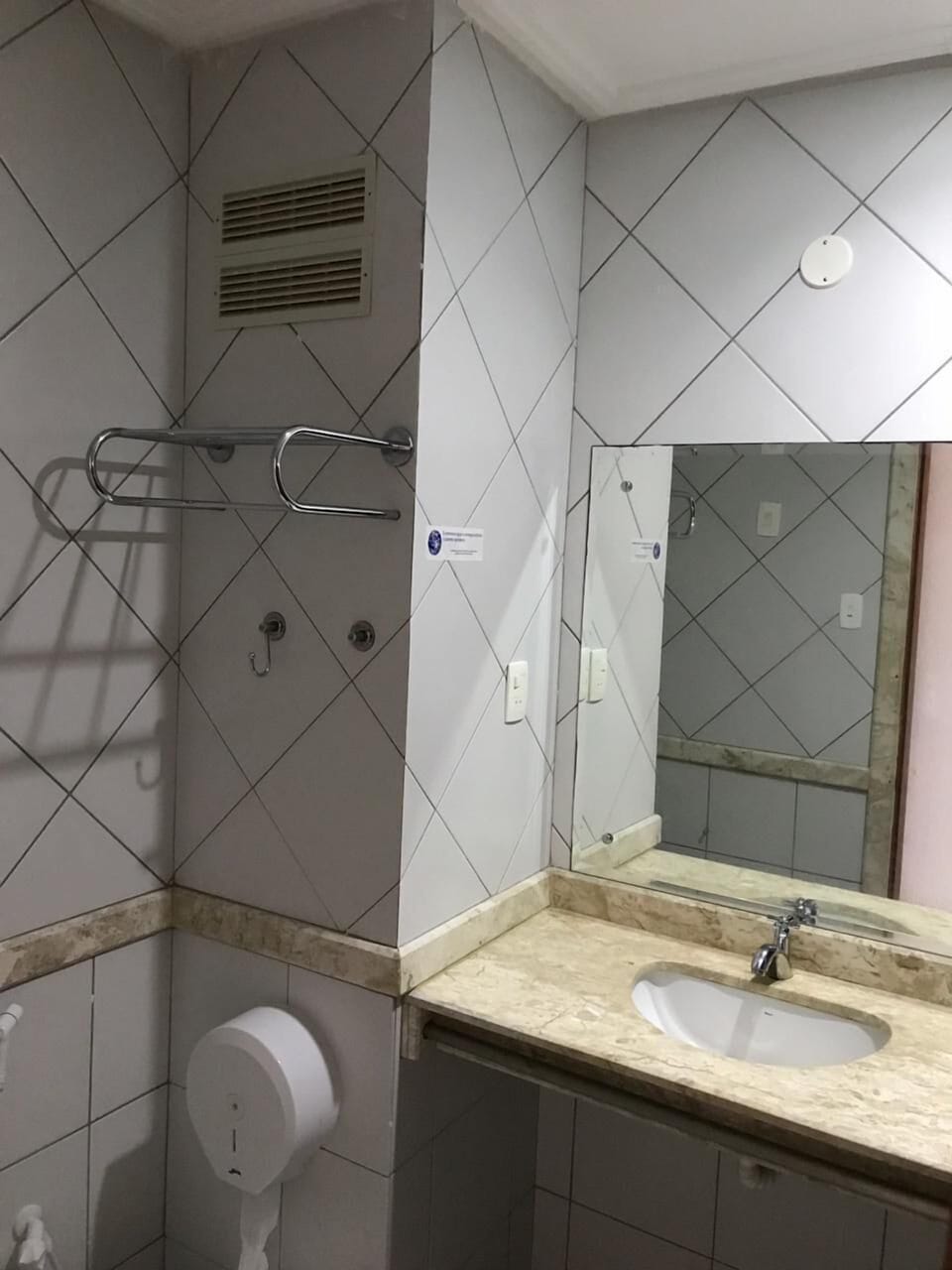 Double Room, 1 Double Bed | Bathroom | Shower, free toiletries, hair dryer, towels