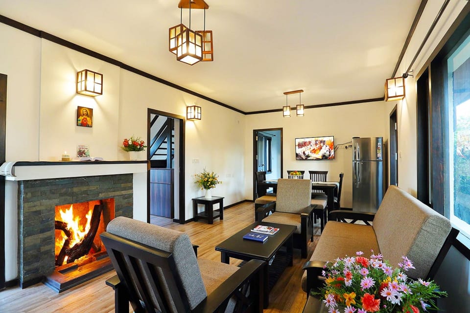 Family Bungalow, Multiple Beds, Non Smoking, Fireplace | Living area
