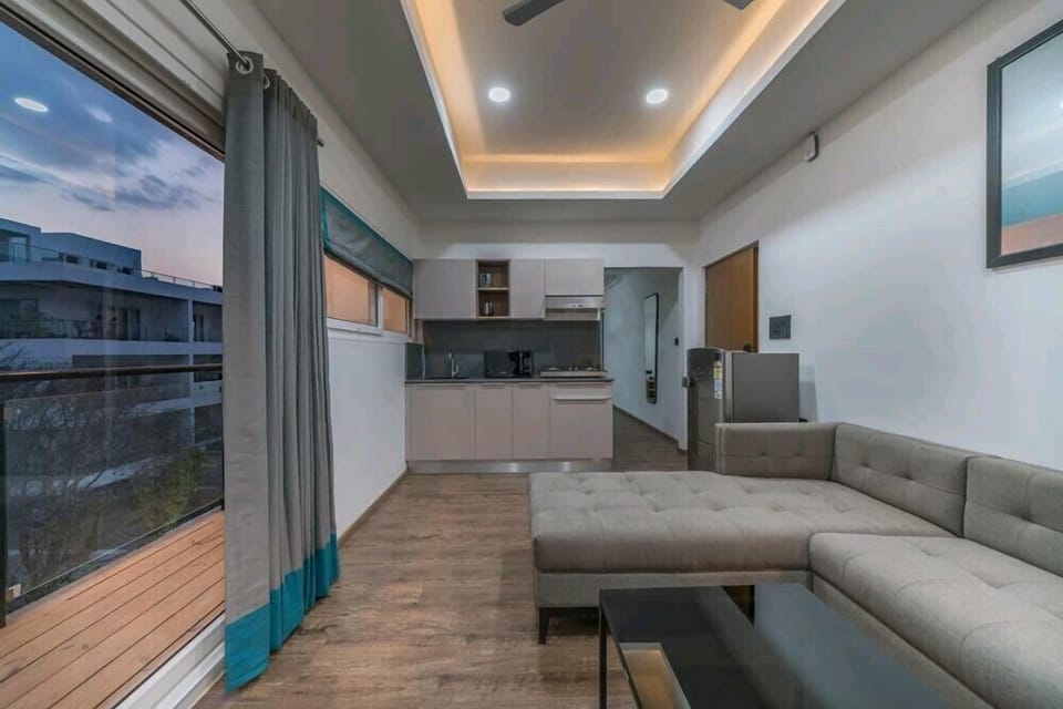 One Bedroom Suite | In-room safe, desk, soundproofing, free WiFi