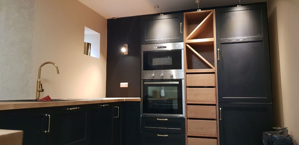 Premium House, Private Bathroom, City View (Gite Azay Le Rideau) | Restaurant